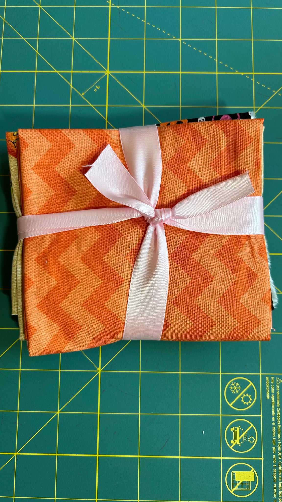 Halloween Fat Quarter Frenzy Bundle - HFQ7