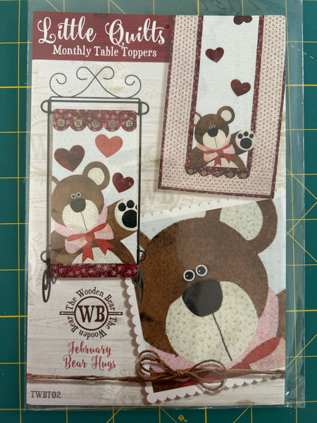 Table topper Pattern, Little quilts February Bear Hugs