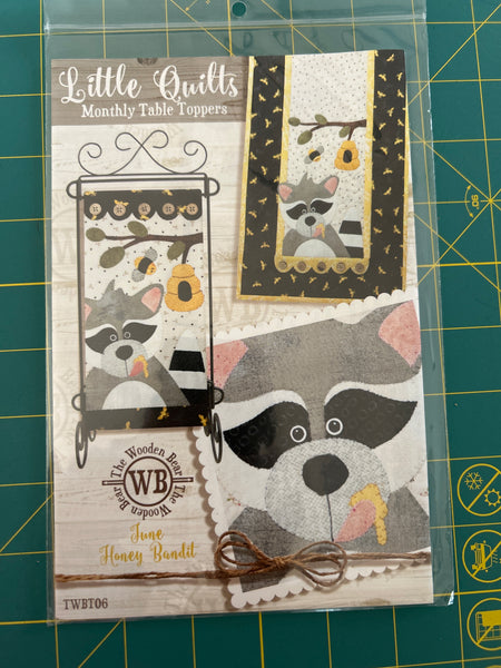 Table topper Pattern, Little quilts June Honey Bandit