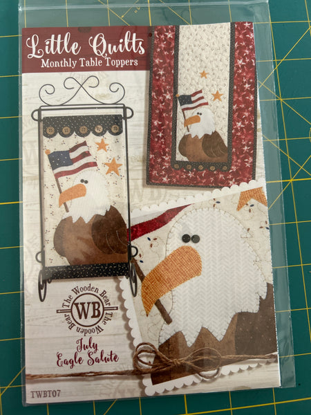 Table topper Pattern, Little quilts July Eagle Salute