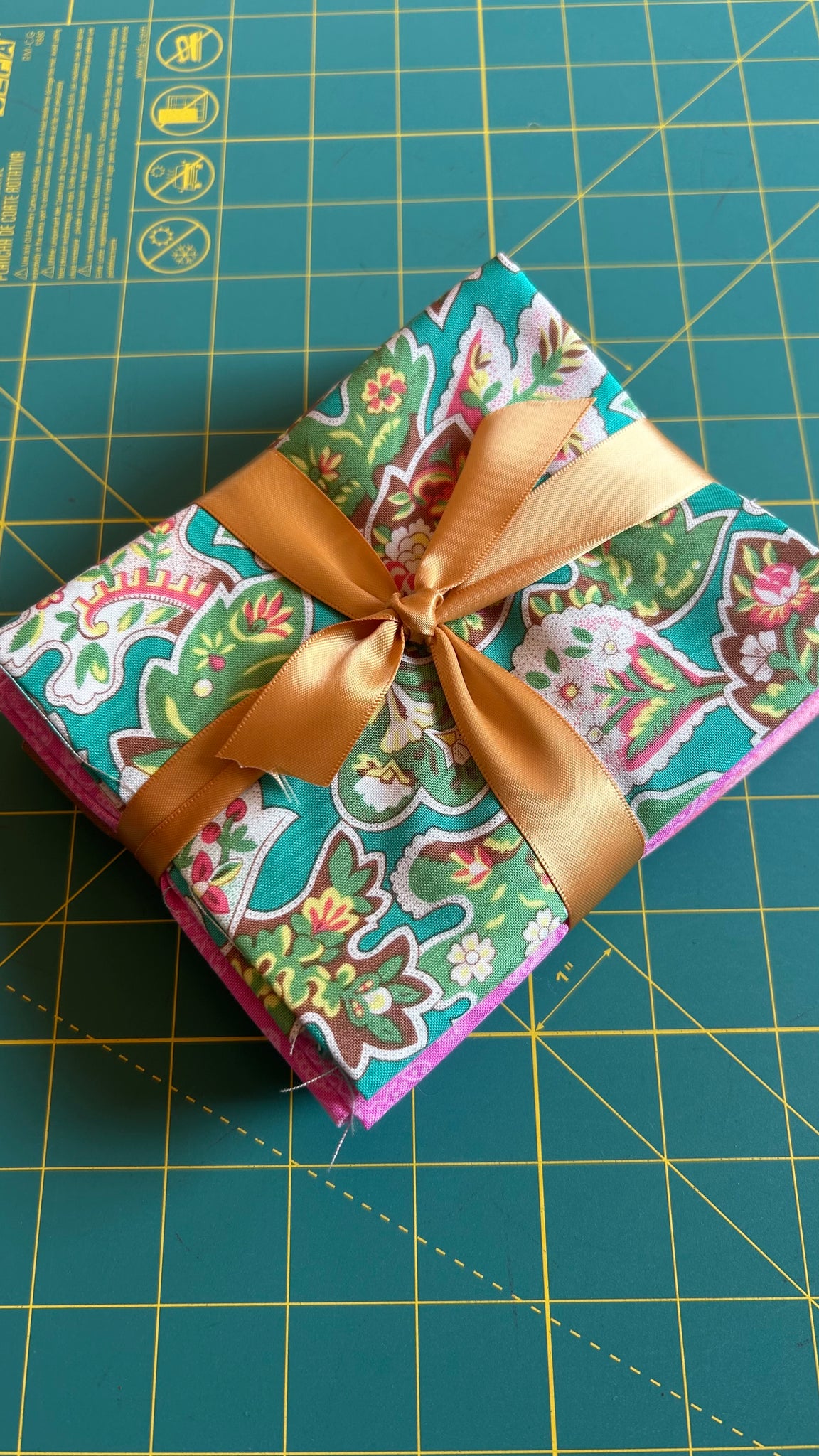 Fat Quarter Frenzy Bundle - FQ30