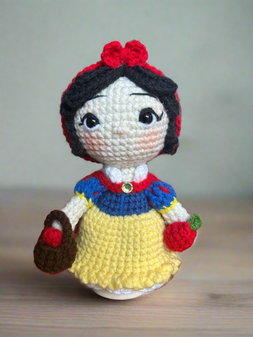 Amigurumi princess Snow White