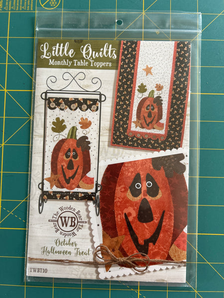 Table topper Pattern, Little quilts October Halloween Treat