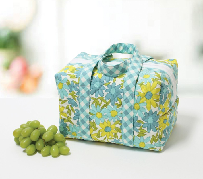 Insulated Lunchbox Sewing Kit with Zippity-Do-Done